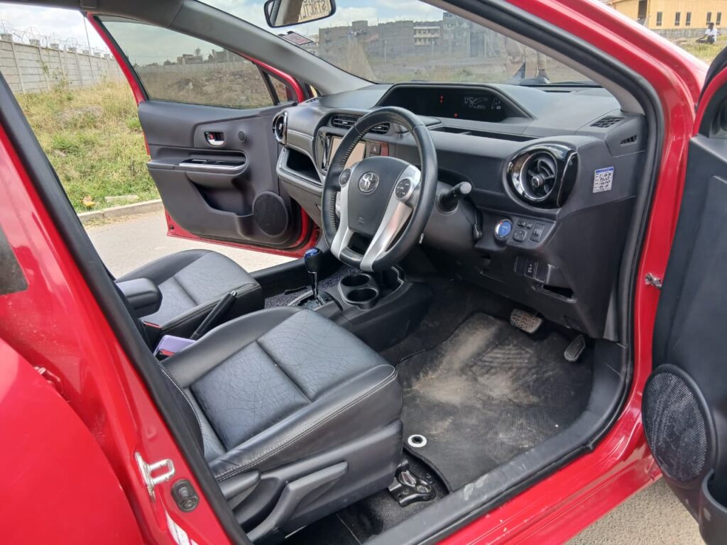 Toyota Aqua (Hybrid)