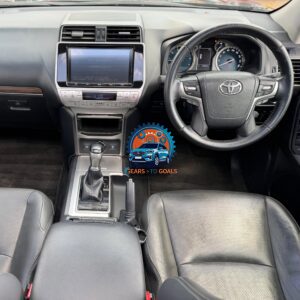 Toyota Landcruiser Prado — photo 8