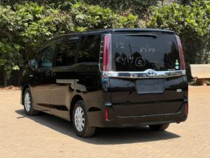 2019,Toyota Noah — photo 3