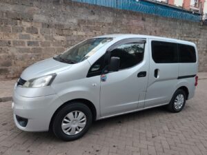 Nissan NV200 — photo 7
