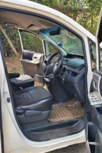 Toyota Noah — photo 8