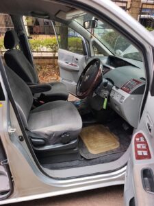 Toyota Noah — photo 5