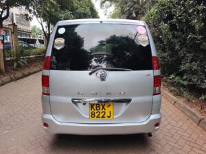 Toyota Noah — photo 14