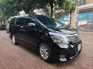Toyota Vellfire — photo 1