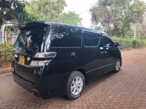 Toyota Vellfire — photo 10