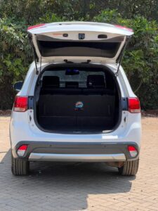 2016,Mitsubishi Outlander — photo 3