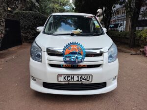 Toyota Noah — photo 9