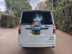 Toyota Noah — photo 10