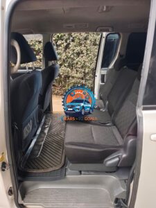 Toyota Noah — photo 6